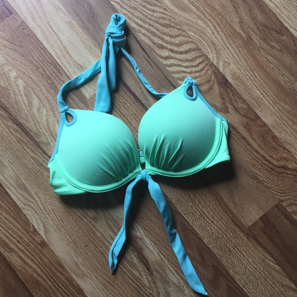 👙2/$15👙Victoria’s Secret bikini top